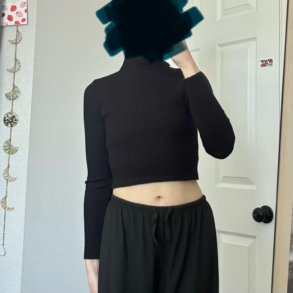 Black ribbed cropped turtleneck